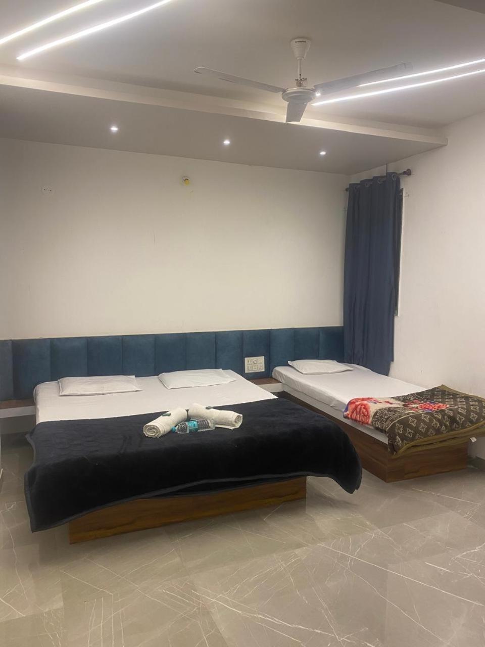 Maharaja Guest House Nashikkar Akalkot Dış mekan fotoğraf