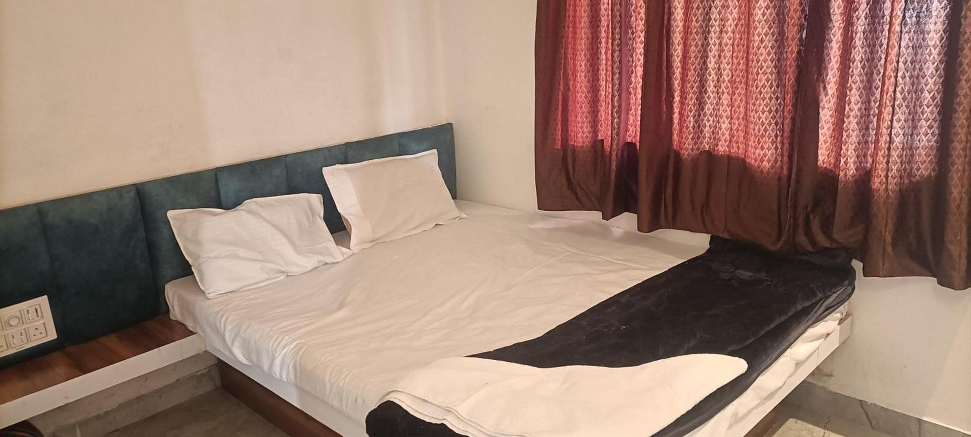 Maharaja Guest House Nashikkar Akalkot Dış mekan fotoğraf