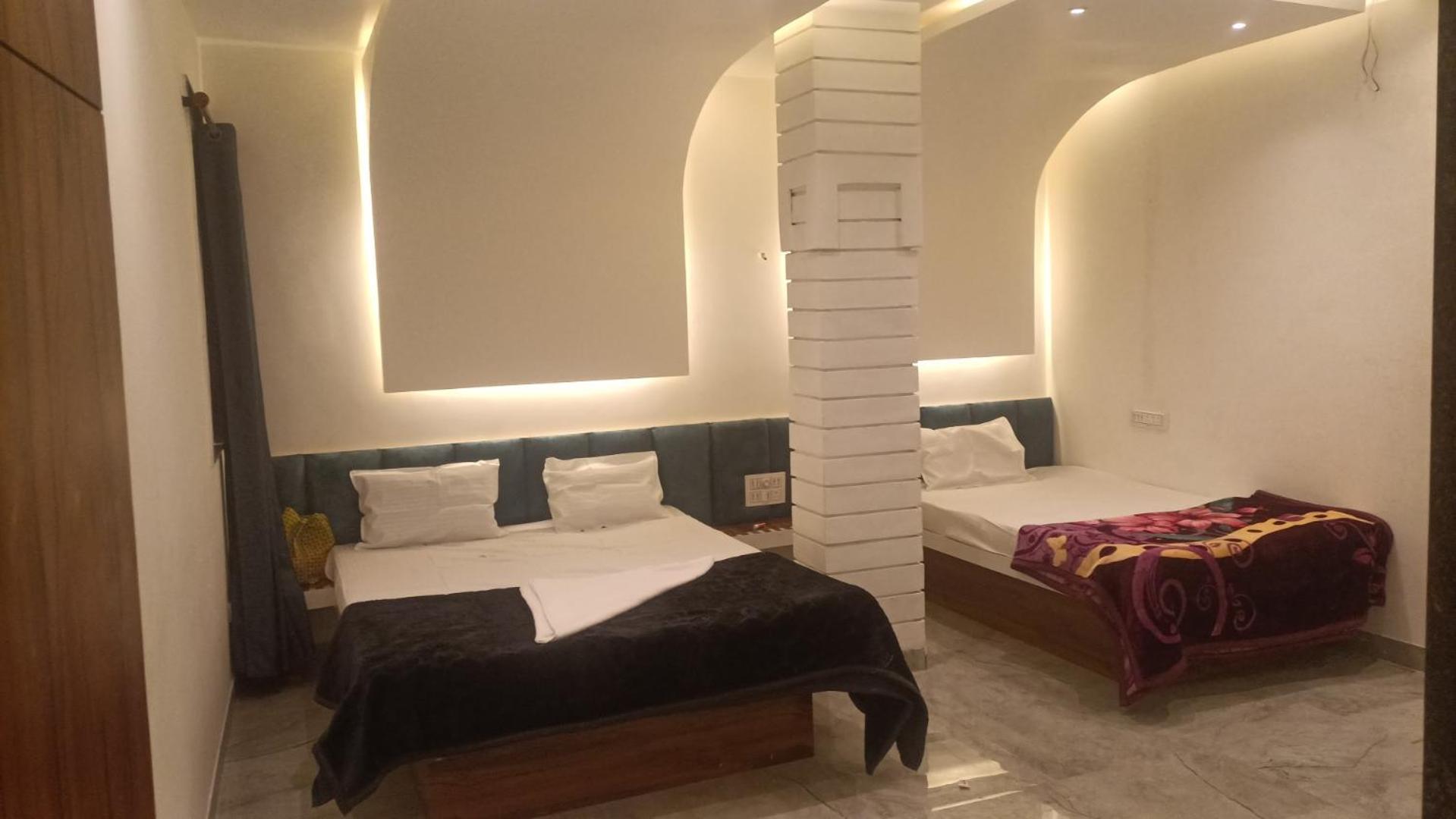 Maharaja Guest House Nashikkar Akalkot Dış mekan fotoğraf